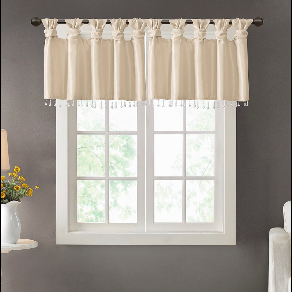 Madison Park Window Valance 50x26